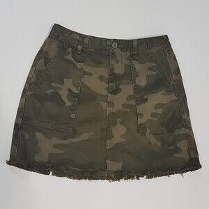 BLANKNYC Camo Chain Of Command Skirt size 27